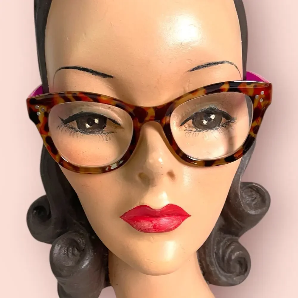 Betsey Johnson +2.00 Reading Glasses Readers Rounded Square Tortoise Pink
